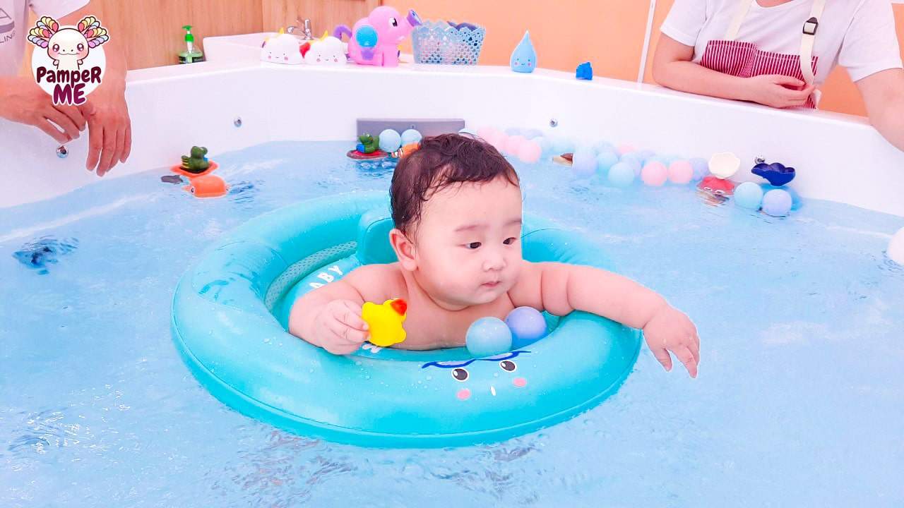 bể bơi thủy liệu dành cho trẻ sơ sinh