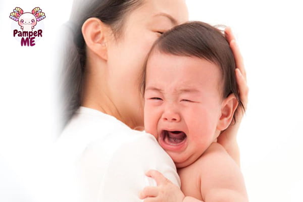 Không để bé khóc một mình