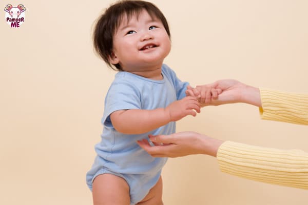 Sự phát triển của trẻ 10-12 tháng tuổi