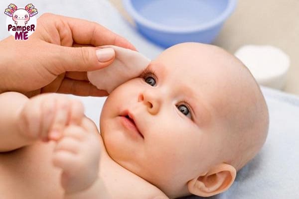 Vệ sinh sạch sẽ cho trẻ để phòng ngừa bệnh
